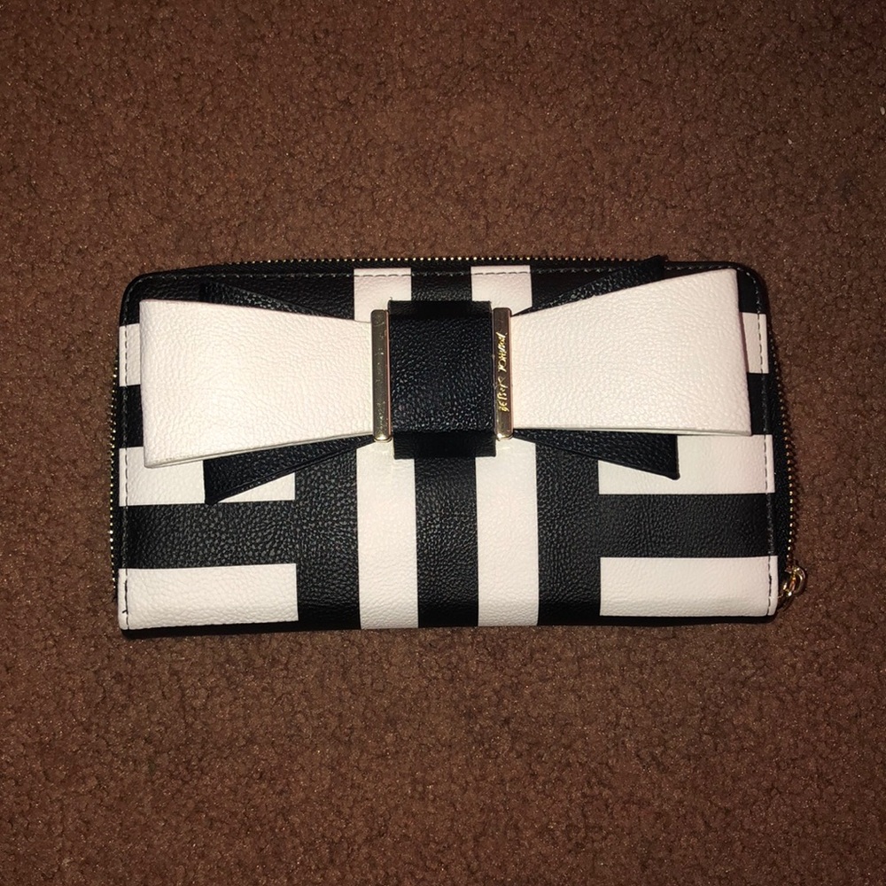 Large wallet